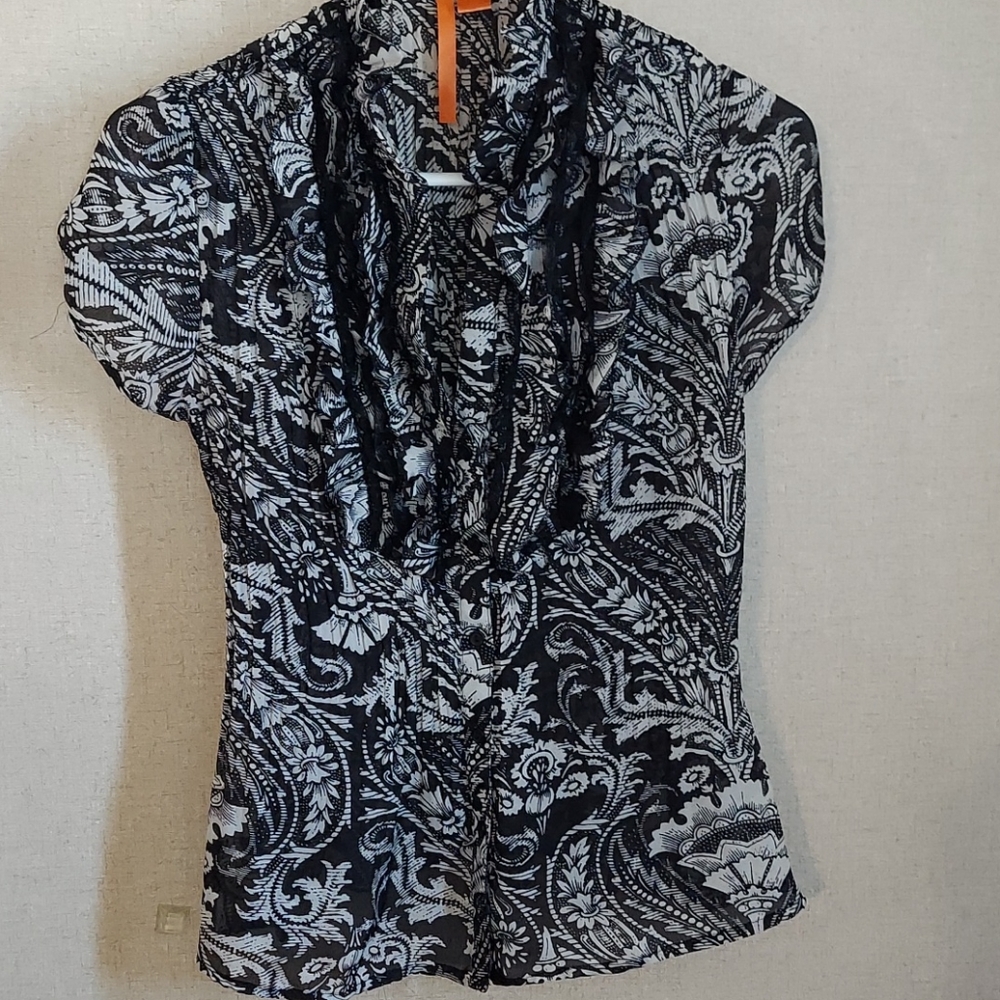NWOT Victorian style blouce
